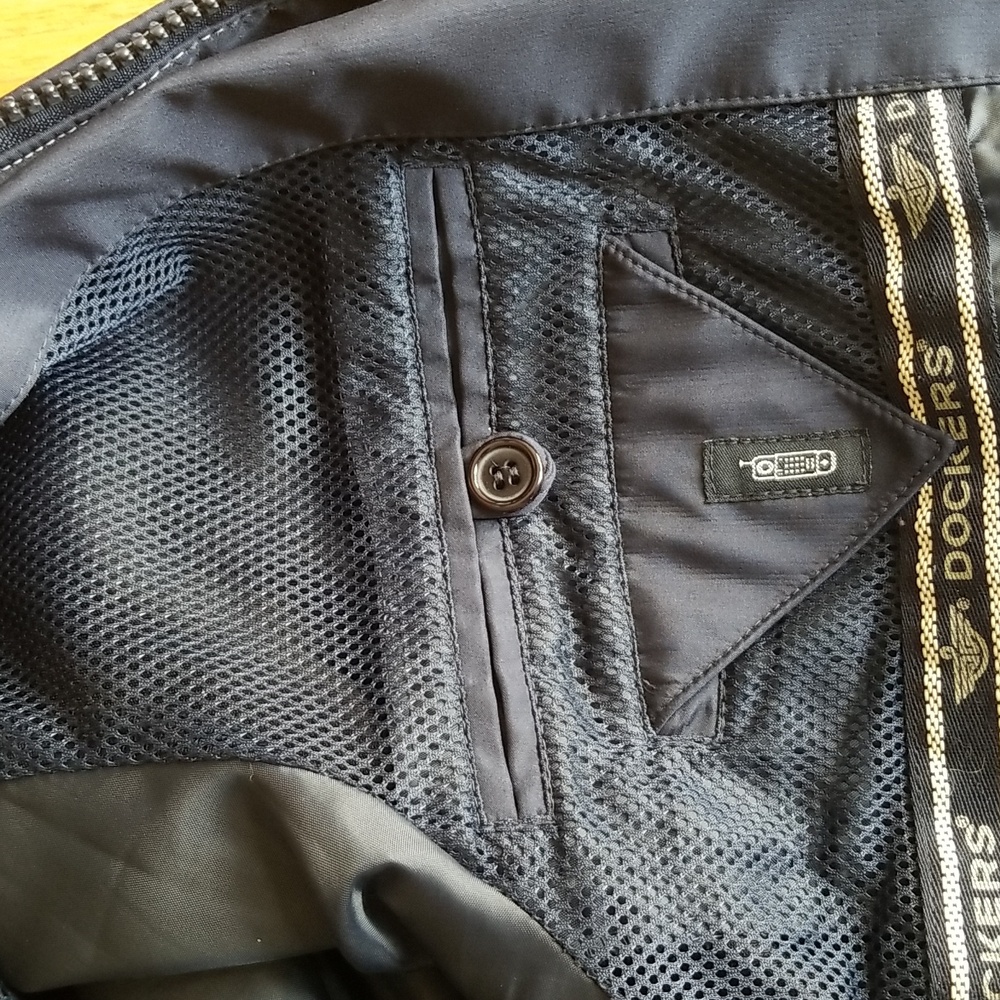 (M) Mens Dockers Outdoor Activewear Hiking Camping Athleisure Running Workout - Picture 11 of 12
